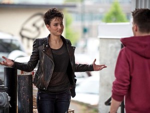 Arrow (203) - Broken Dolls
